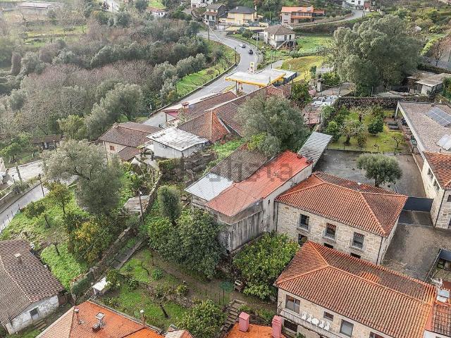 Casa venda em Bouro (Santa Maria), Amares