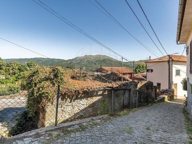 Casa venda em Bouro (Santa Maria), Amares