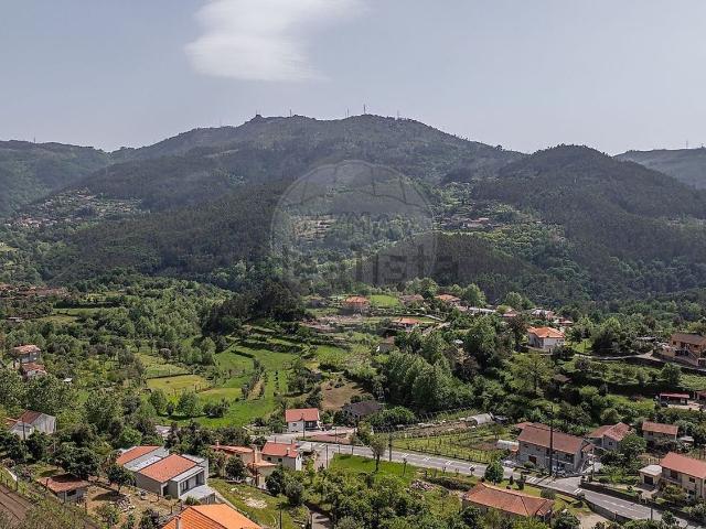 Casa venda em Bouro (Santa Maria), Amares