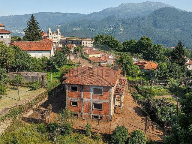 Casa venda em Bouro (Santa Maria), Amares