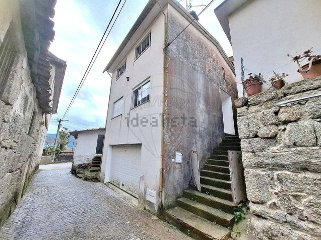 Casa venda em Bouro (Santa Maria), Amares