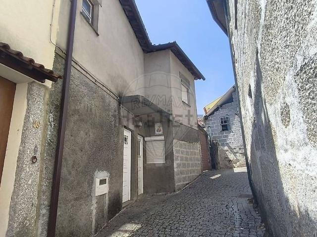 Casa venda em Bouro (Santa Maria), Amares
