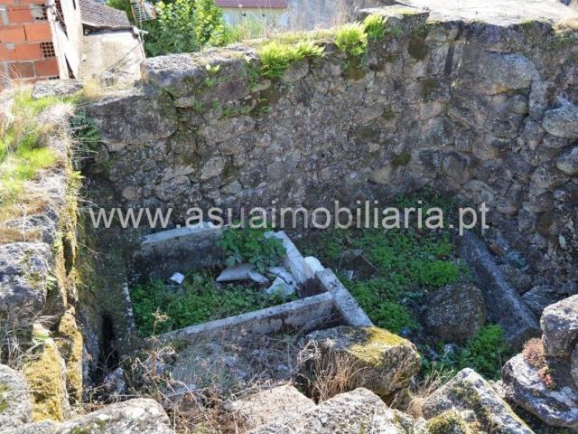 Casa venda em Bouro (Santa Maria), Amares
