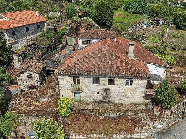 Casa venda em Bouro (Santa Maria), Amares