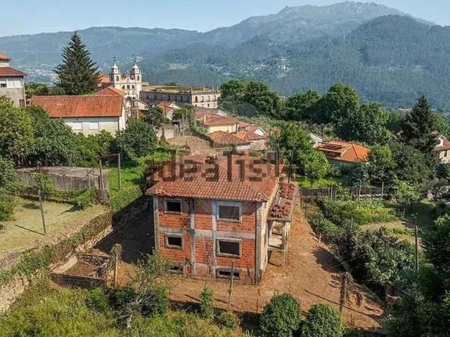 Casa venda em Bouro (Santa Maria), Amares