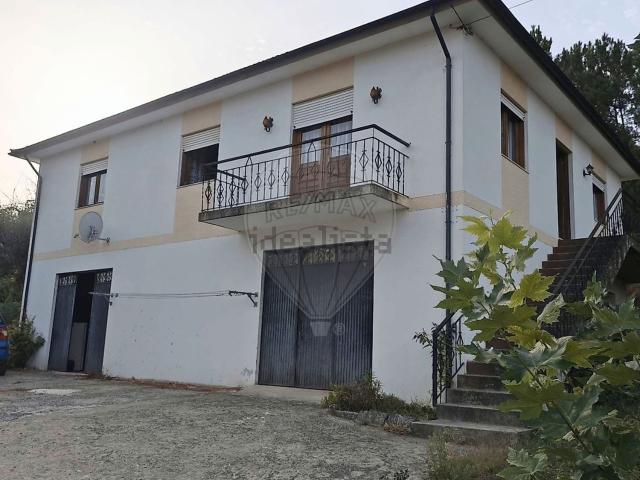 Casa venda em Arnoia, Celorico de Basto