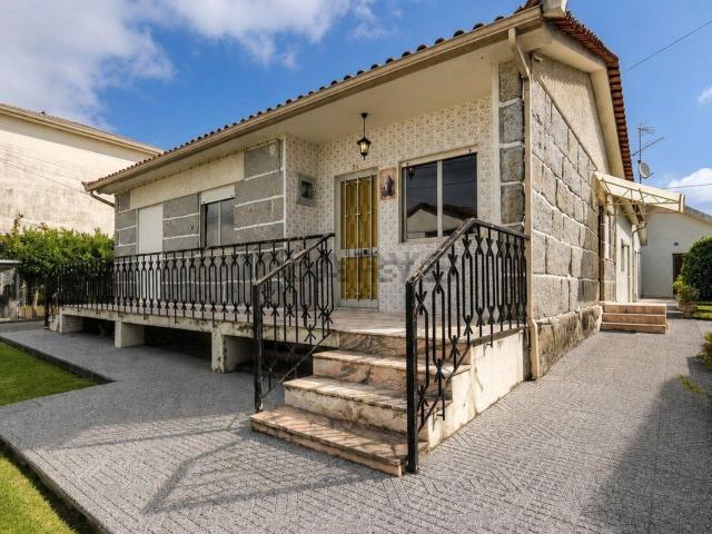 Casa venda em Brito, Guimarães