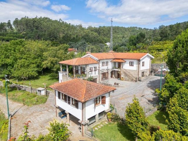 Casa venda em Soutelo e Ribeira, Amares