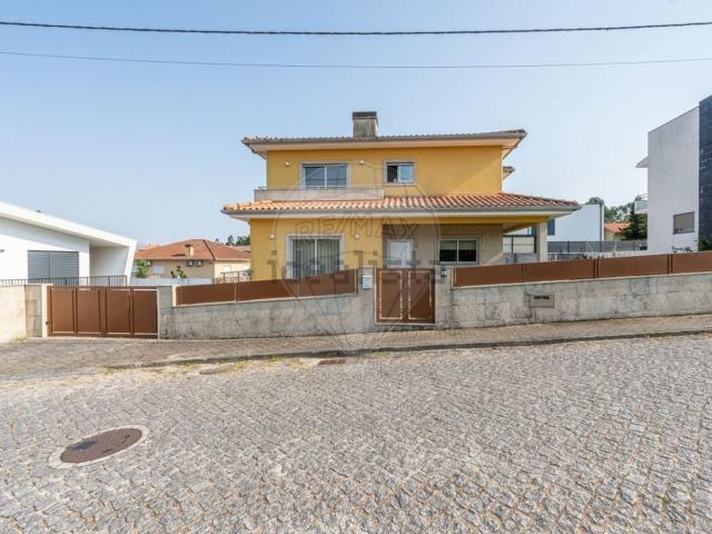 Casa venda em Póvoa De Lanhoso, Braga