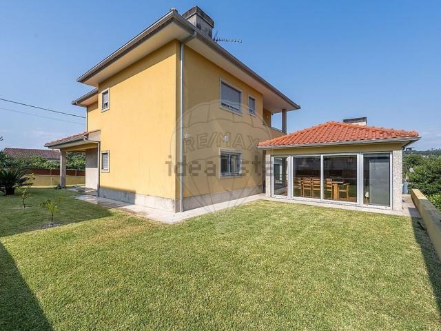 Casa venda em Póvoa De Lanhoso, Braga