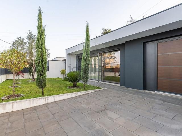 Casa venda em Póvoa De Lanhoso, Braga