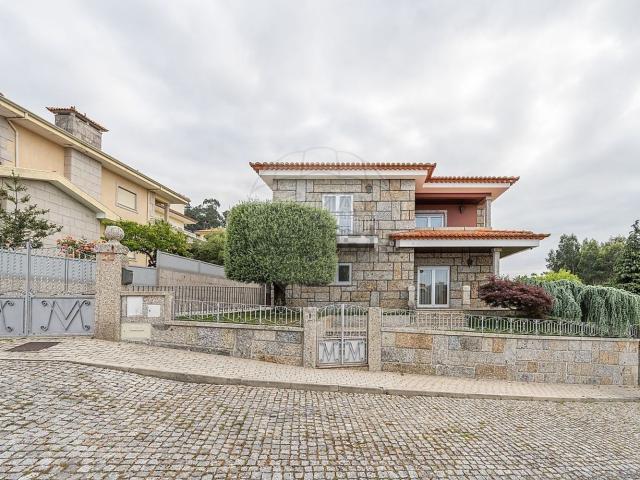 Casa venda em Além da Veiga, Póvoa De Lanhoso