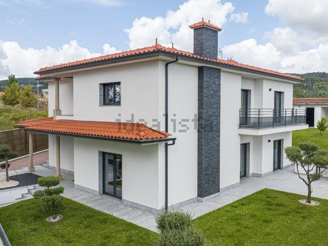 Casa venda em Além da Veiga, Póvoa De Lanhoso