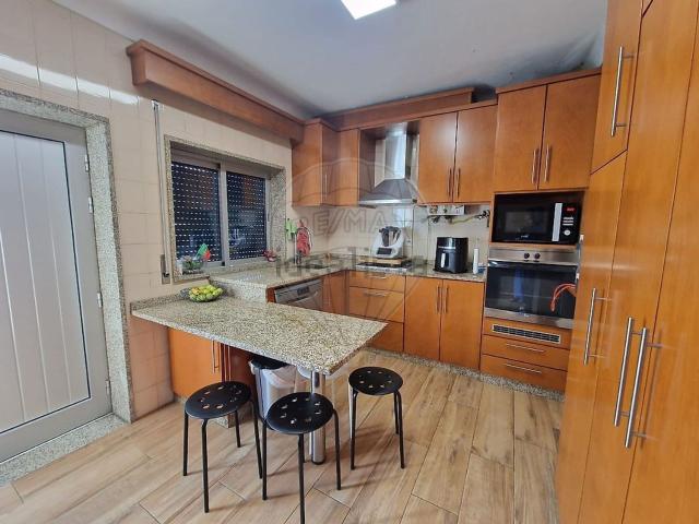 Casa venda em Candoso São Tiago e Mascotelos, Guimarães