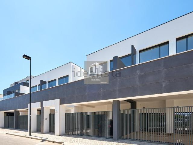 Casa venda em Pêra de Cima, Almada
