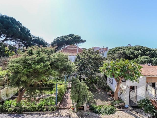 Casa venda em Capuchos, Almada