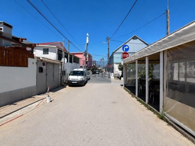 Casa venda em Cova do Vapor, Almada