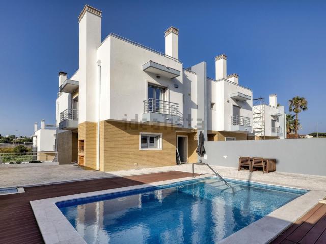 Casa venda em Funchalinho, Almada