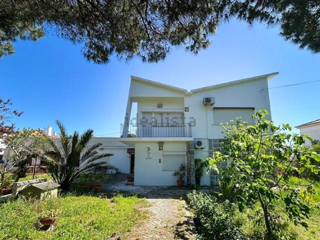 Casa venda em Capuchos, Almada