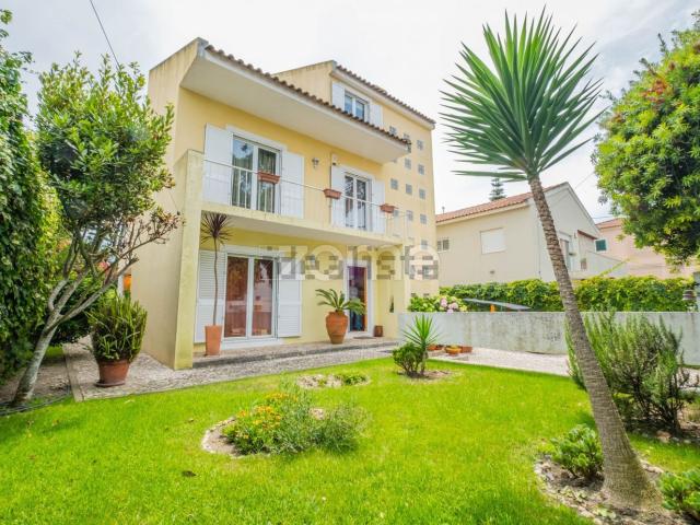 Casa venda em Capuchos, Almada
