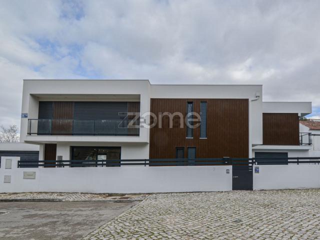 Casa venda em Capuchos, Almada