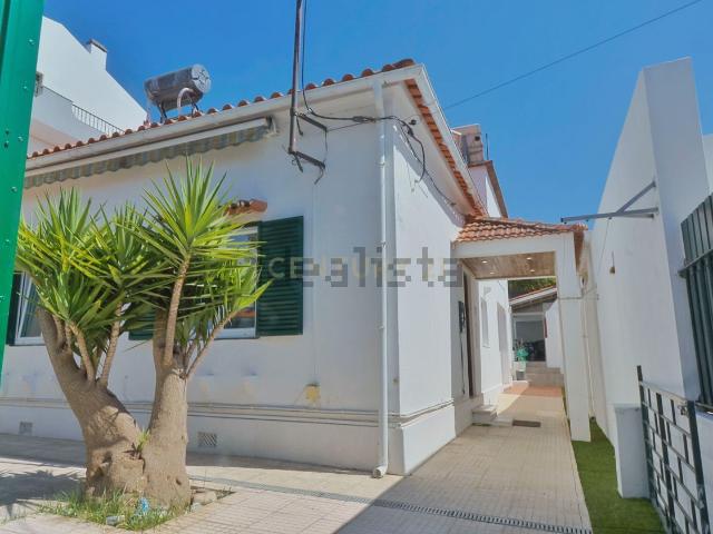 Casa venda em Capuchos, Almada