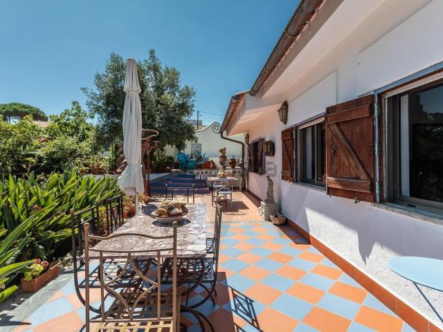 Casa venda em Capuchos, Almada
