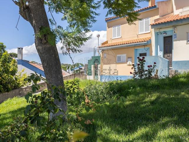 Casa venda em Banática, Almada
