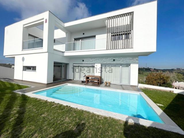 Casa venda em Capuchos, Almada