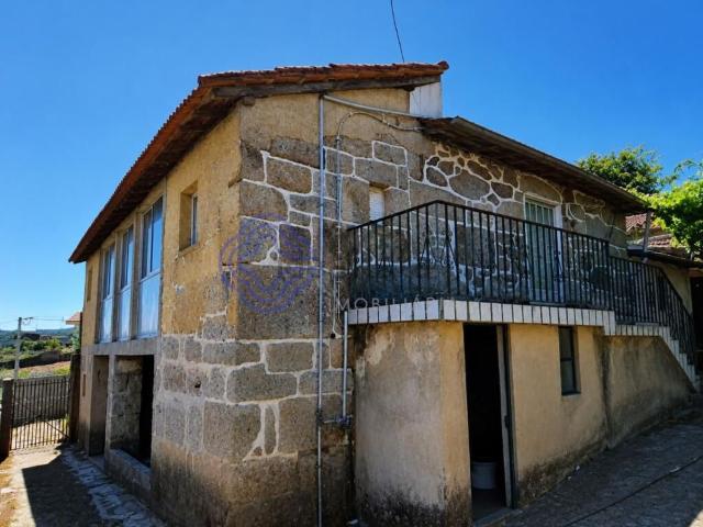 Casa venda em Cernadelo e Lousada (São Miguel e Santa Margarida), Lousada