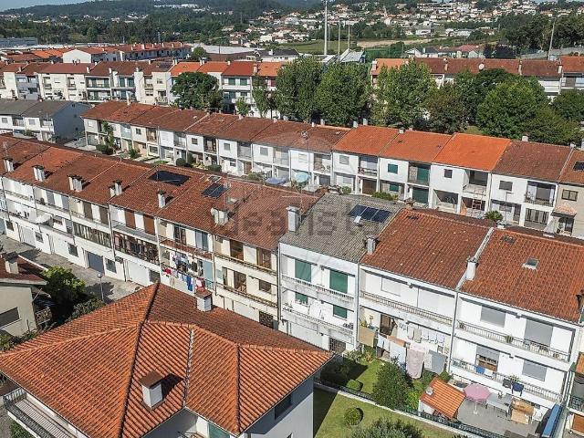 Casa venda em Celeirós, Aveleda e Vimieiro, Braga