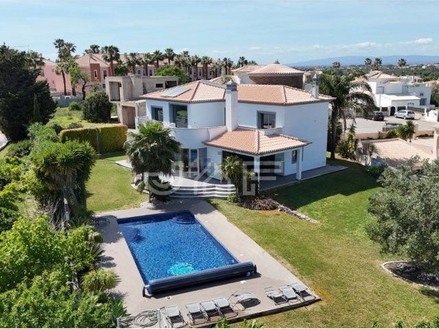Casa venda em Albufeira e Olhos de Água, Albufeira