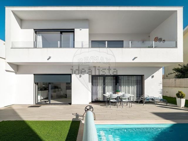 Casa venda em Vale de Cavala, Almada