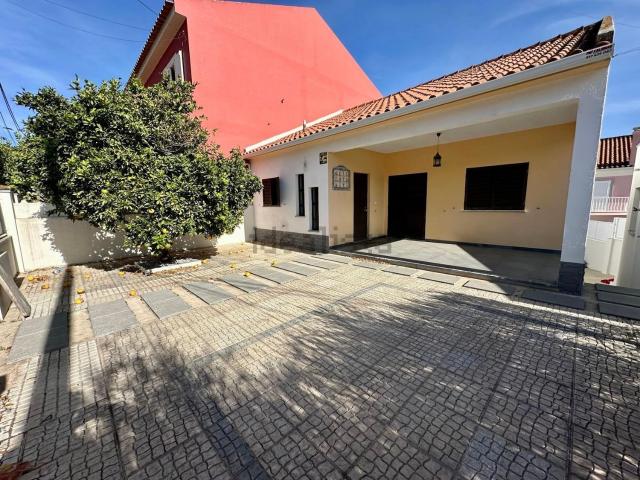 Casa alugar em Quinta da Morgadinha, Almada