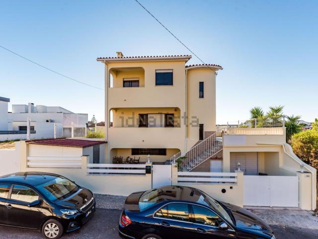 Casa venda em Alto do Vale de Rosal, Almada