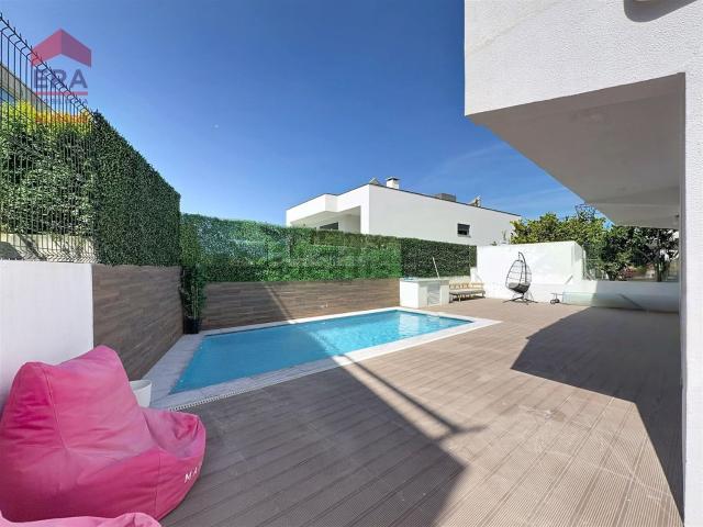 Casa venda em Quinta da Barriga, Almada