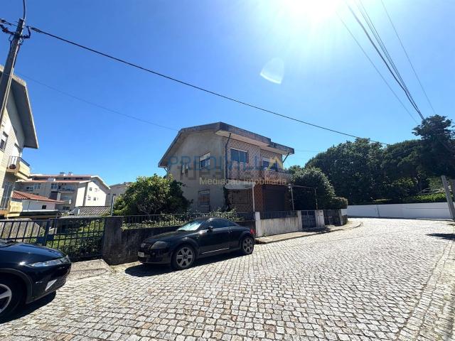 Casa venda em Maia, Gueifães