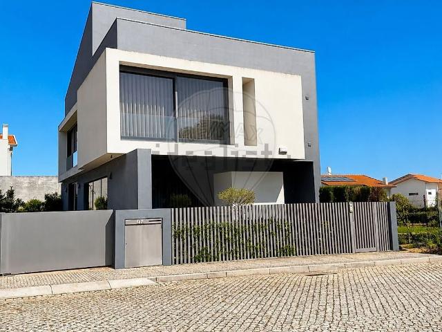 Casa venda em Maia, Gueifães