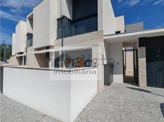 Casa venda em Maia, Gueifães