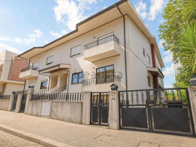 Casa venda em Maia, Gueifães