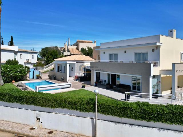Vivenda venda em Albufeira e Olhos de Água, Albufeira