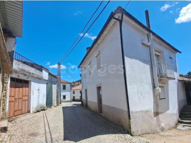 Casa venda em Mogadouro, Bragança