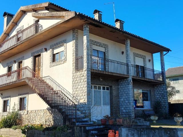 Casa venda em Nogueira de Baixo, Viseu