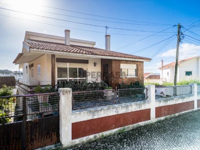 Casa venda em Pederneira, Leiria