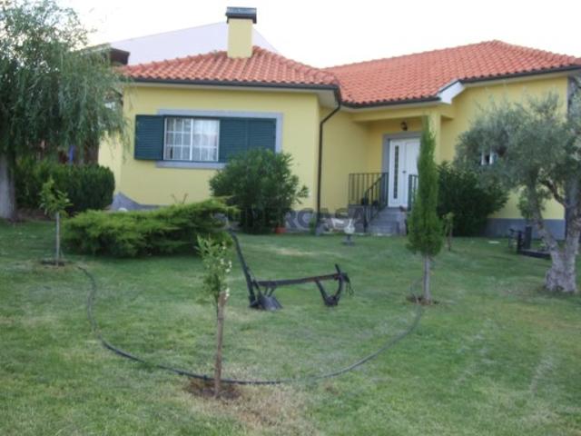 Casa venda em Vila Flor, Bragança