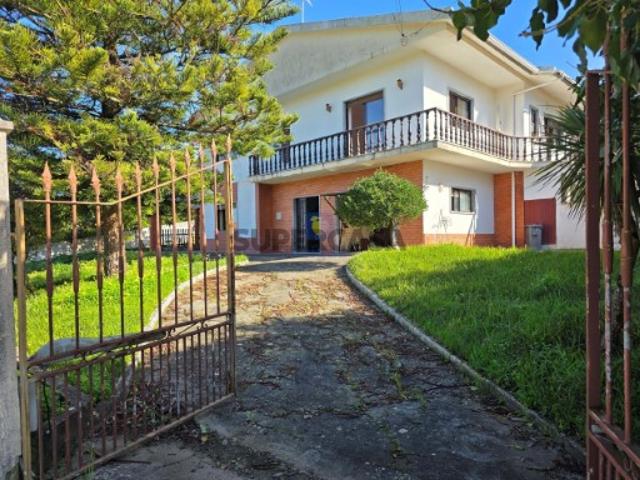 Casa venda em Casais das Maias, Caldas Da Rainha