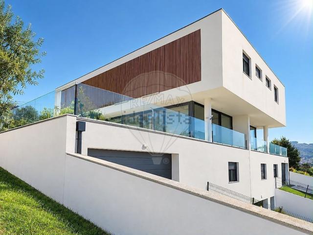 Casa venda em Cossourado, Barcelos