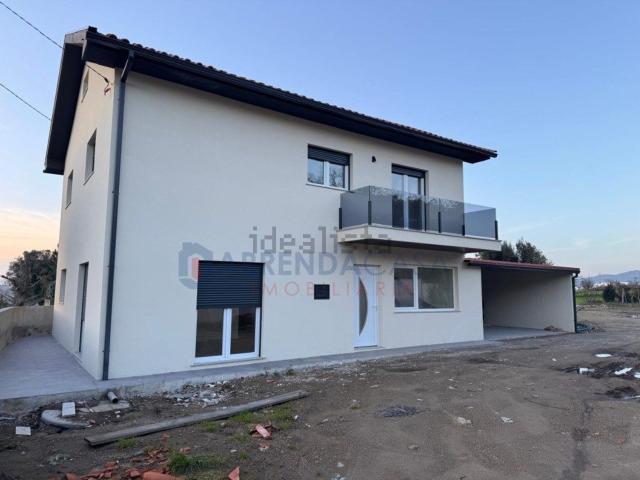 Casa venda em Cossourado, Arcozelo