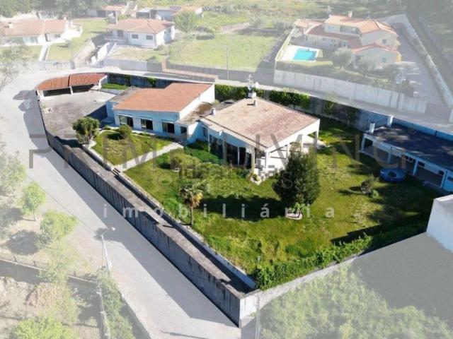Casa venda em Creixomil e Mariz, Arcozelo