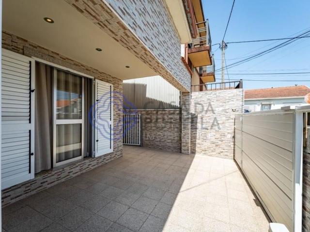 Casa venda em Paus, Guifões